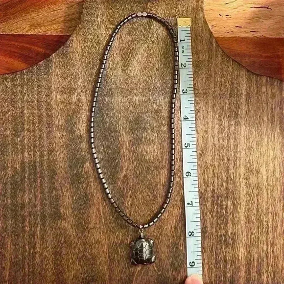 𝅺Hematite Turtle Beaded Necklace - Picture 2 of 4